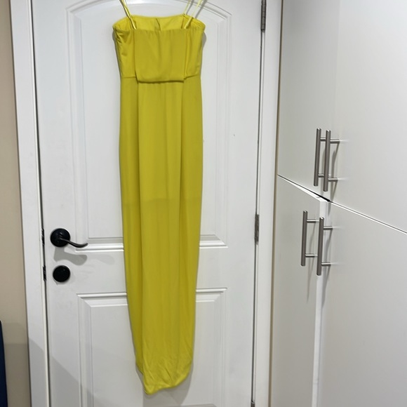 Elegant cocktail gown - Picture 2 of 2